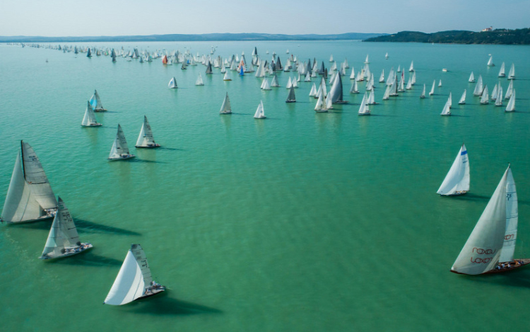 Július 2-án startol a Kékszalag