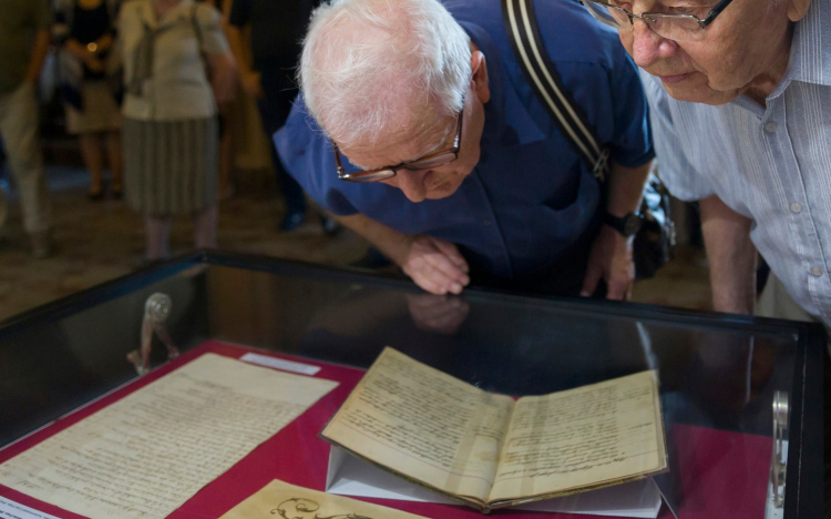 A nemzeti könyvtár unikális kincsei is megtekinthetőek Budapesten