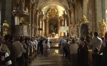 Újraszentelték a Nagyboldogasszony-székesegyházat