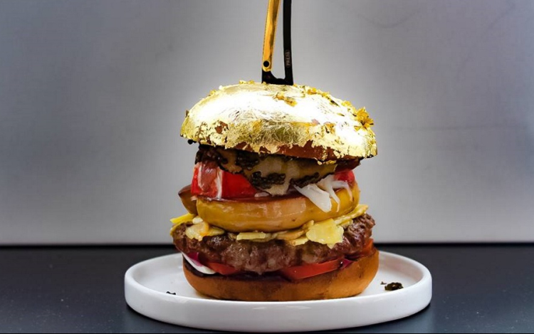 Elkészült, majd bekerült a Guinness Rekordok könyvébe a világ legdrágább hamburgere