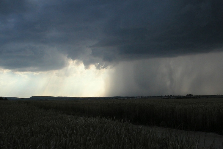Zivatarveszély miatt az egész országra kiadták a figyelmeztetést