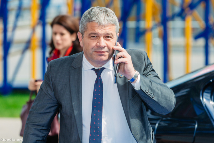 Életet mentett a repülőn a román egészségügyi miniszter