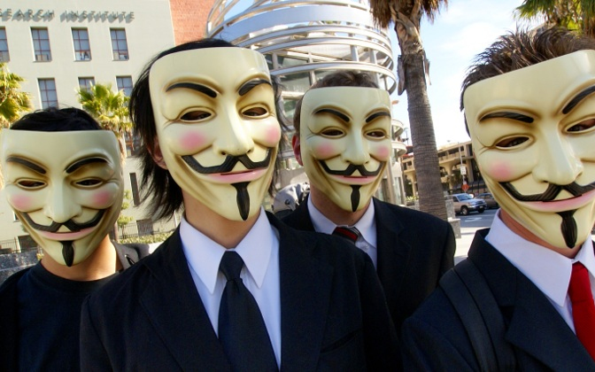 Támadnak a hackerek, védenek a fehér kalaposok!
