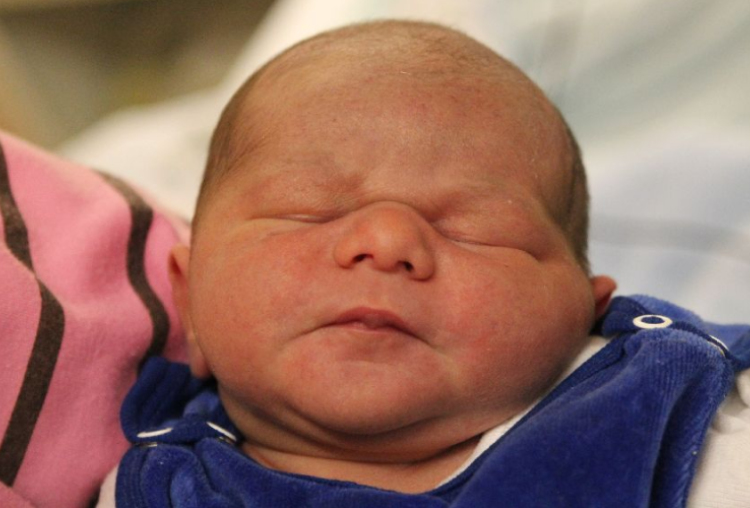 Varga Kristóf  2014 Első babája 01ó 03p