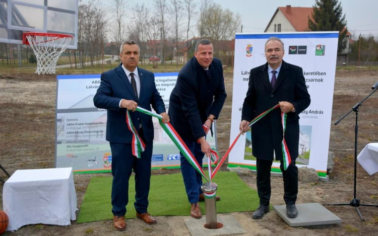 Új sportcsarnok épül Abdán