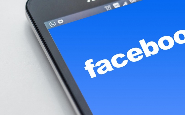 Pert indít a Facebook az Európai Bizottság ellen