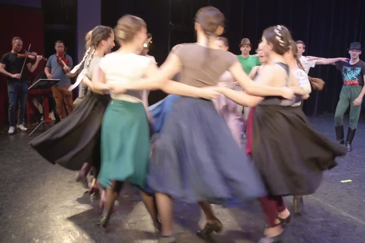 Megfordítja a Napot a Lippentő