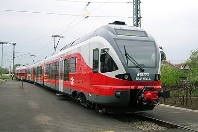 Olcsóbb lesz az internetes vonatjegy