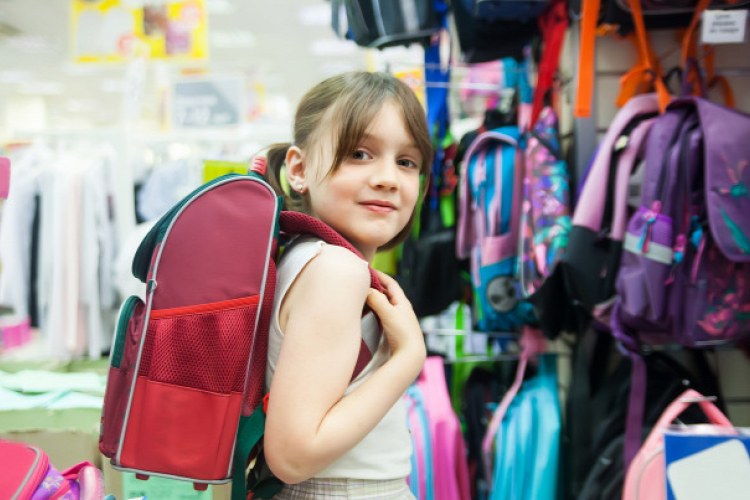 Már péntektől kézhez kaphatjuk a szeptemberi családtámogatásokat