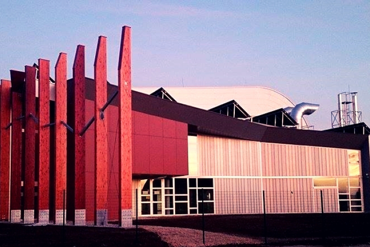 Hétfőtől látogatható az új városi uszoda