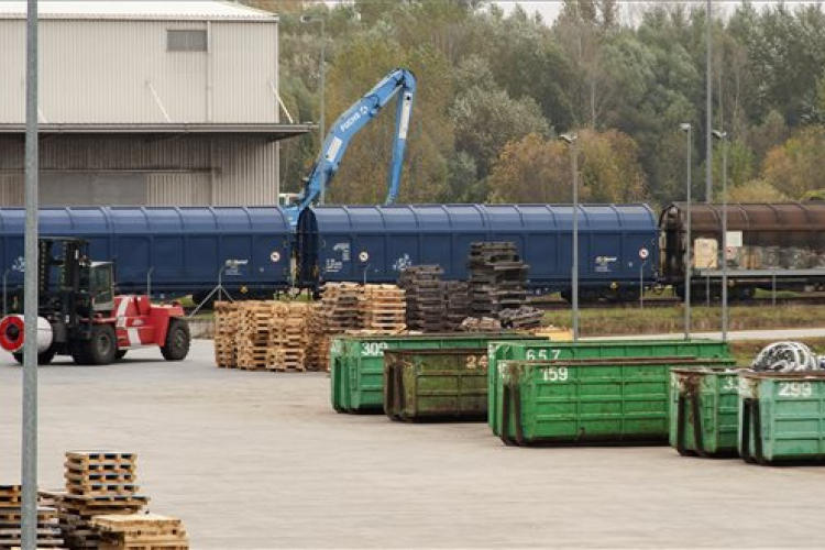 Hét migránst fogtak el a gönyűi kikötőben egy tehervonaton