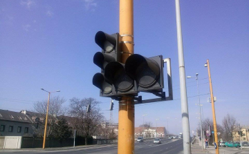 Figyelem! Nem működnek a jelzőlámpák a Széchenyi Híd lábánál