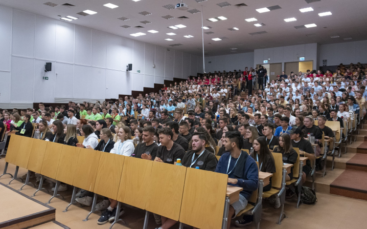 Jelentősen nőtt a keresztfélévben felvettek száma a Széchenyi István Egyetemen
