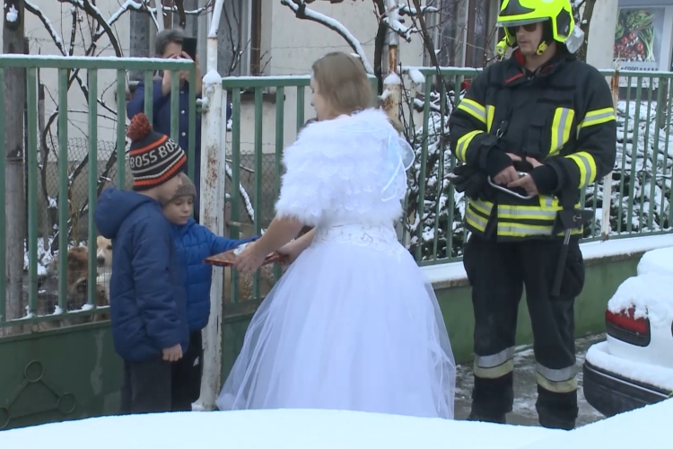 Rászoruló családokat ajándékoztak meg a győrszentiváni tűzoltók