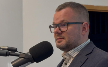 Dr. Fekete Dávid miniszteri biztos volt a Rádió 1 győri stúdiójának vendége