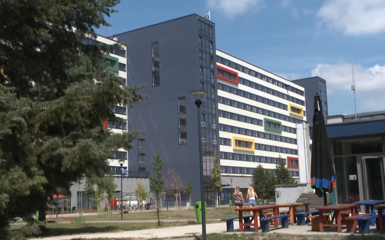 4500 gólya érkezik a győri egyetemre