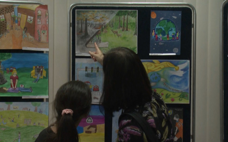 Akár győri diák alkotása is szerepelhet a békeposzteren