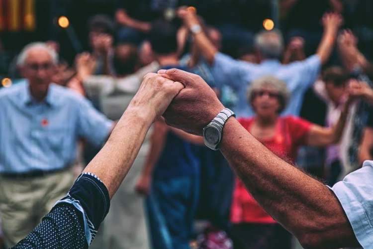 Végre Győrbe érkezik a szeniortánc-roadshow