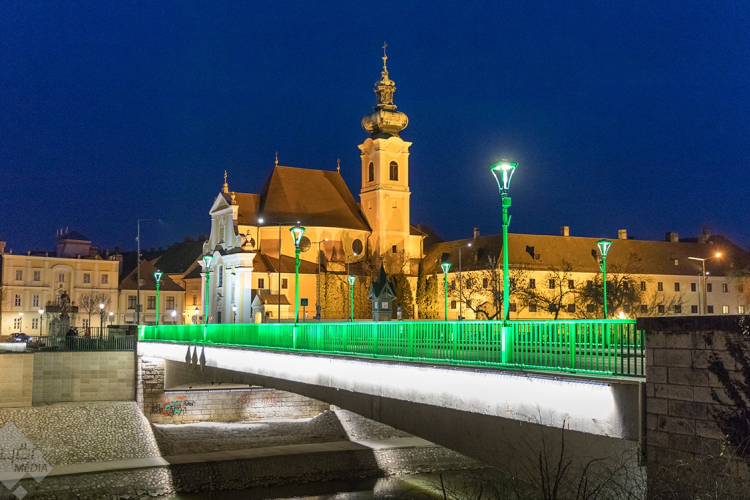 Kizöldült a Rába- kettős híd