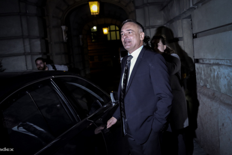 Borkai beadta lemondását