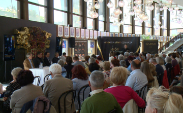 Pezsgés és szenvedély a Győri Nemzeti Színházban