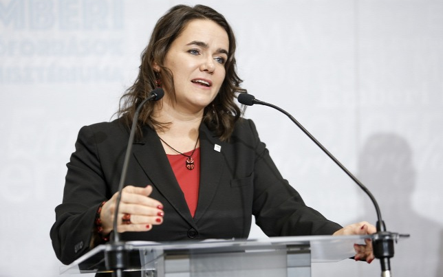 Januártól több támogatást kapnak a családok