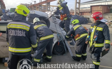 Győri tűzoltók nyertek és jutottak az országos döntőbe
