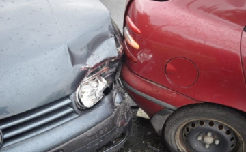 Mindenkit hazavárnak!