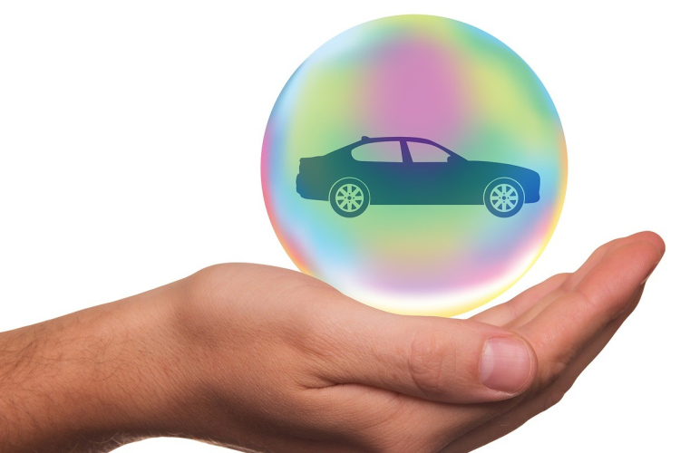 Indul az év végi kötelező biztosítási kampány – sok autós spórolhat, ha időben lép