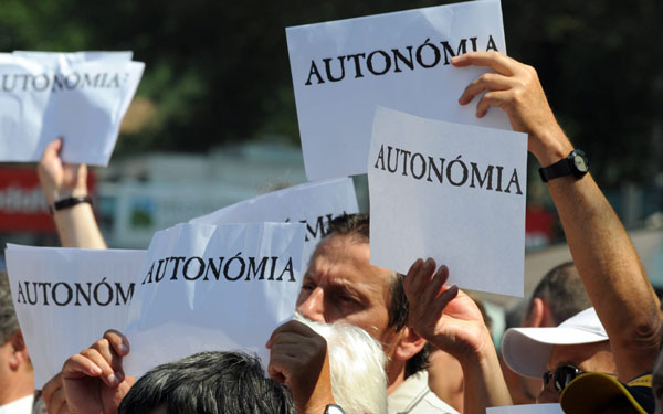 Az autonómia segíthet megtartani a külhoni magyar közösségeket