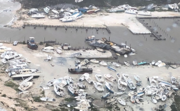 Romokban hever a Bahamák több szigete, válság fenyeget