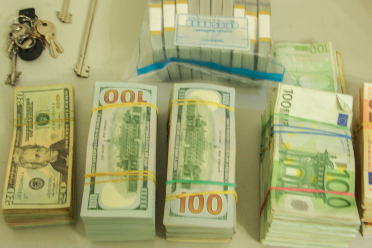 143 millió forint értékű készpénz nemzetközi rendőri kézen