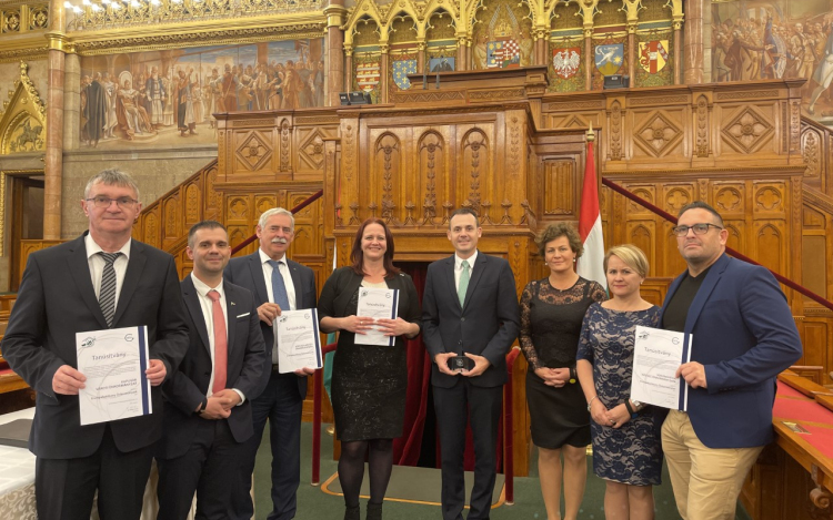 Öt megyei energiatudatos önkormányzatot díjaztak