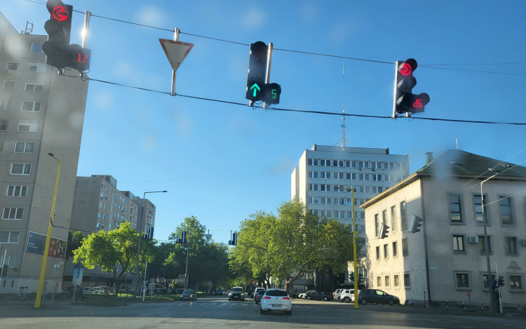 Már működnek a lámpák a Bartók-Szigethy kereszteződésben
