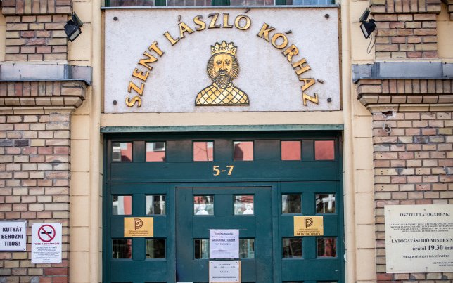 A műtétek elhalasztását és az egészségügyi dolgozók átszervezését kéri az emberi erőforrások minisztere