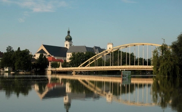 Győr megyei kormánymegbízott: három nehéz nap áll még előttünk