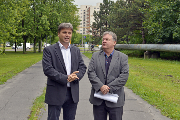 KIÉPÜL A MARCALVÁROS I-II. KÖZÖTTI GYALOG- ÉS KERÉKPÁRÚT KÖZVILÁGÍTÁSA