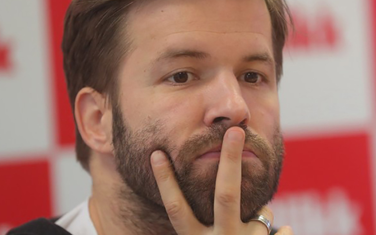 Majka pofont adott Sebestyén Balázsnak