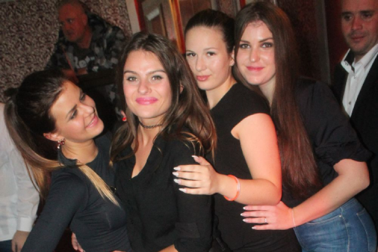 2017.12.01.Mamma Mia Retro Friday Dj:Hubik Fotók:árpika