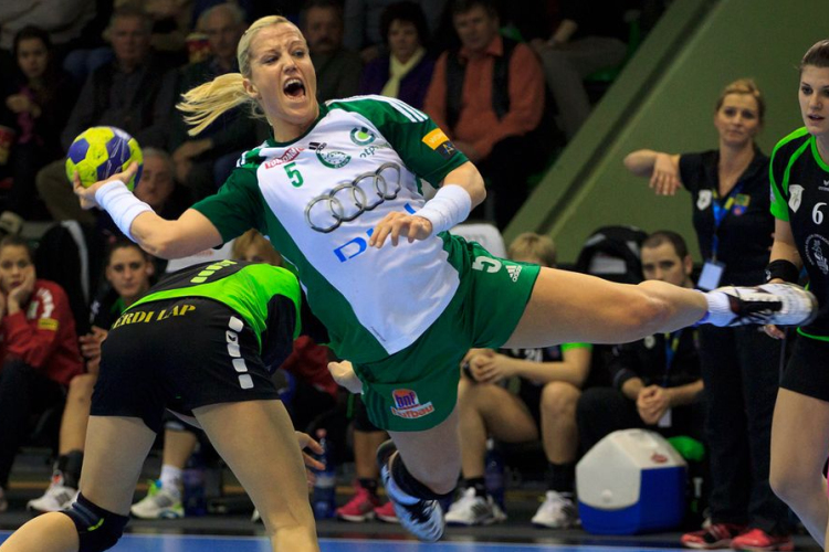 Gyermeket vár Katrine Lunde