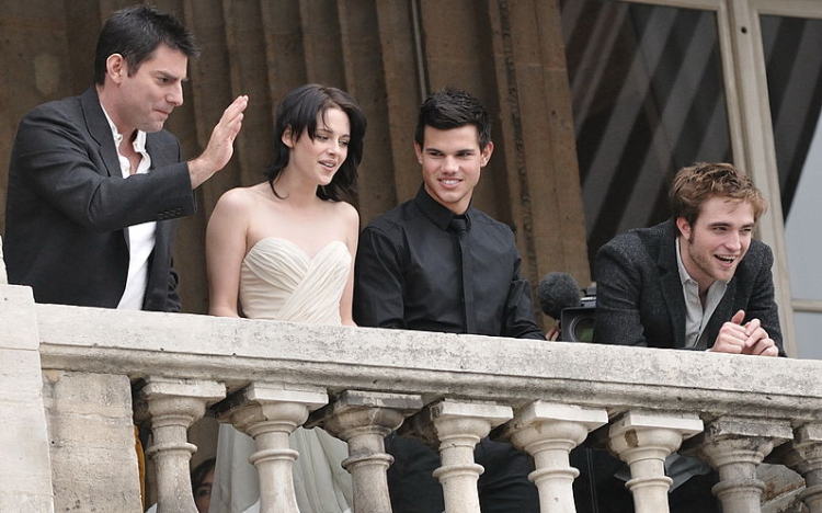 Akár te is megszerezheted Bella eljegyzési gyűrűjét