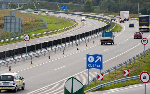 Lezárják néhány órára az M2-es utat