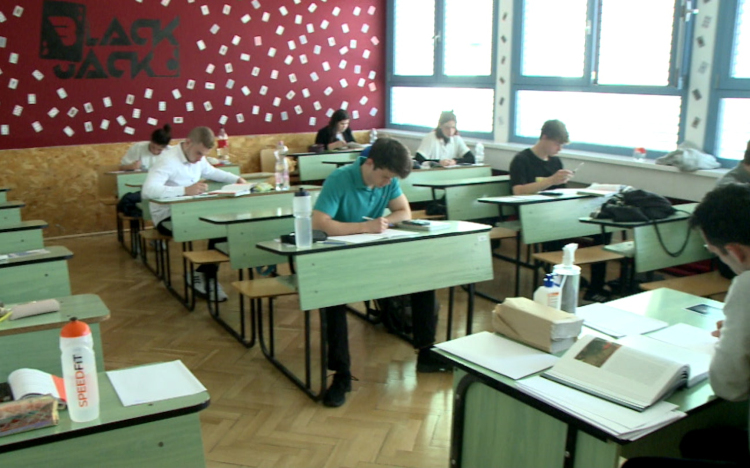 Matekkal folytatódott az érettségi