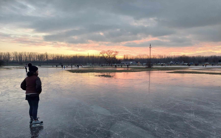 Ki a jégre, ameddig csak lehet