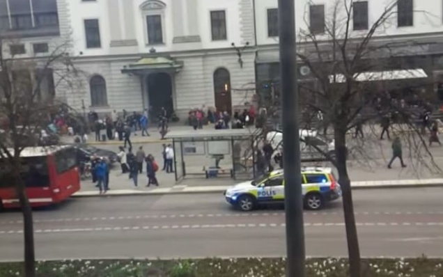 Gyalogosok közé hajtott egy furgon Stockholmban, halottak