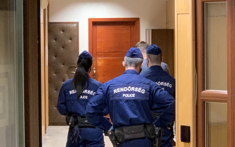 Bűnügyi felügyelet alá került az énekes