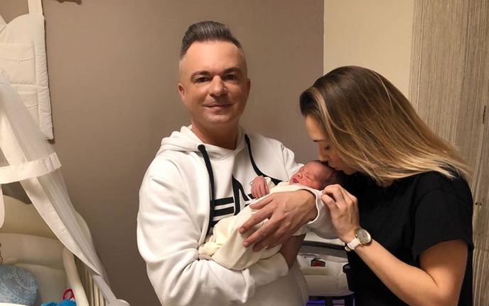 Cooky elhagyja az országot