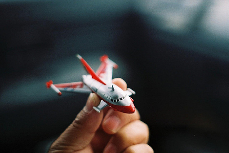 Ötéves gyermekéből faragott pilótát egy kínai apa