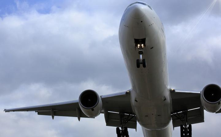 Madarak miatt kényszerleszállást hajtott végre egy orosz repülőgép