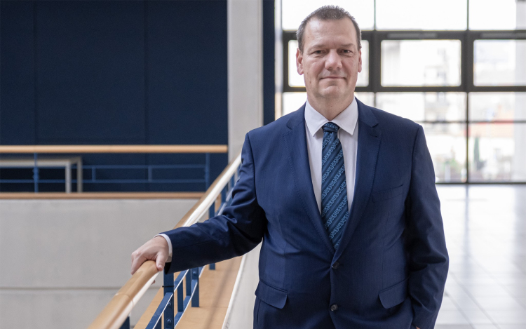 Már öt külföldi egyetemmel együtt kínál kettős képzéseket a Széchenyi István Egyetem